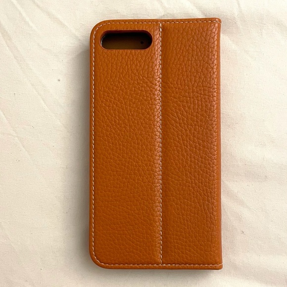 Phone case - Picture 1 of 3